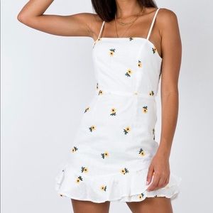 Princess Polly daisy printed sundress 🌼